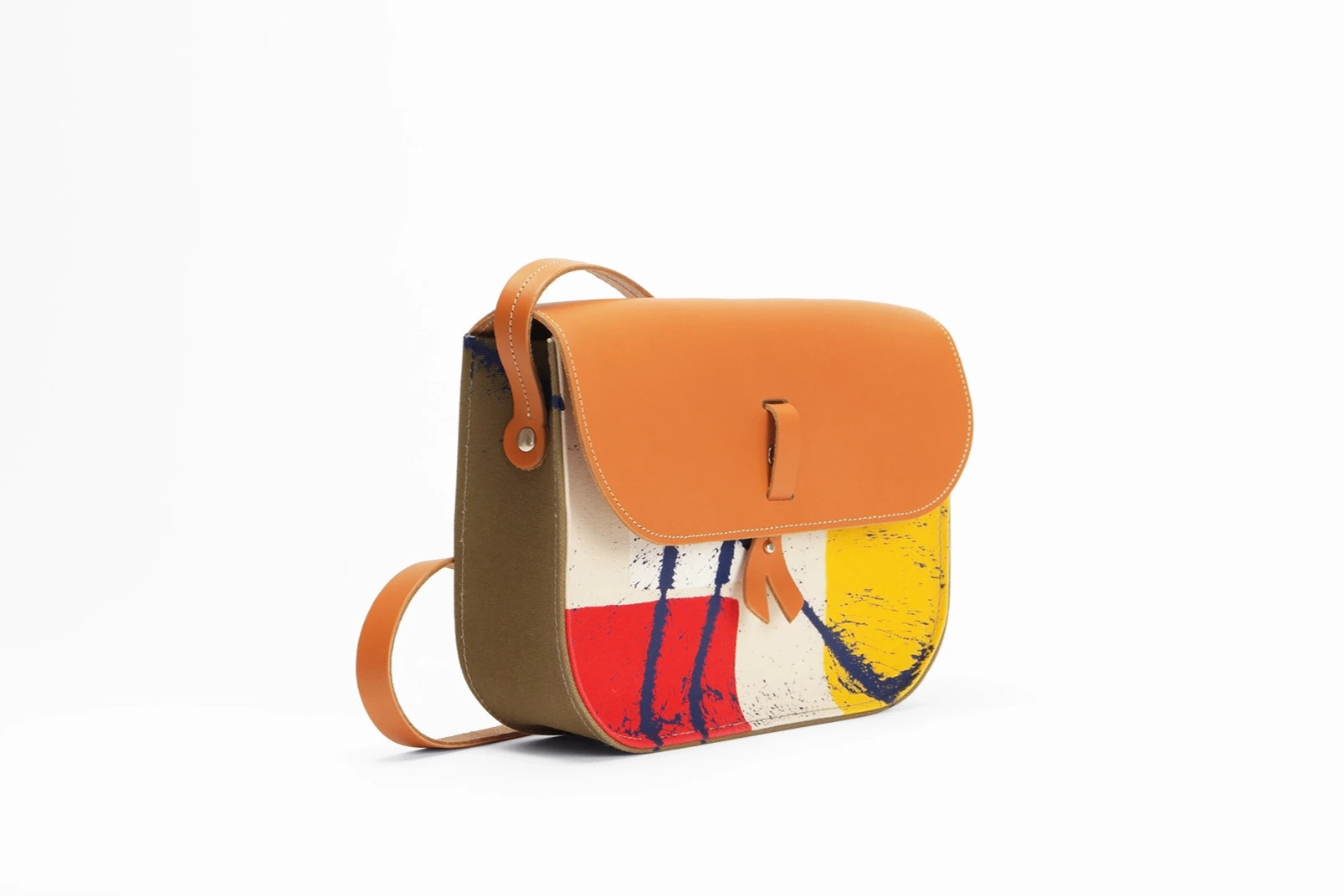 côté sac à main kaki avec motifs rouge et jaune