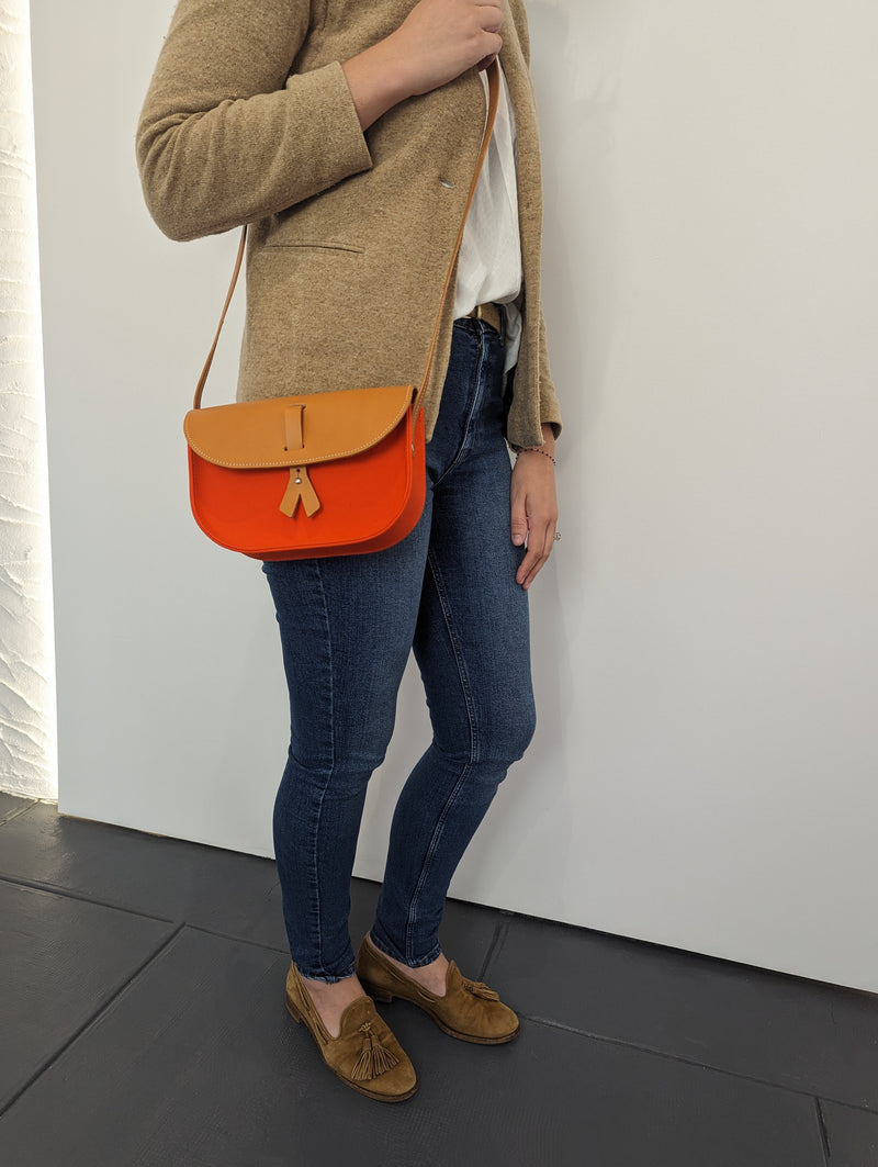 The shoulder bag - small format - orange 